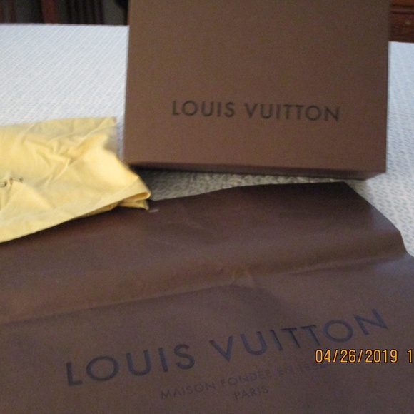 Authentic Louis Vuitton District PM Bag - Picture 5 of 8